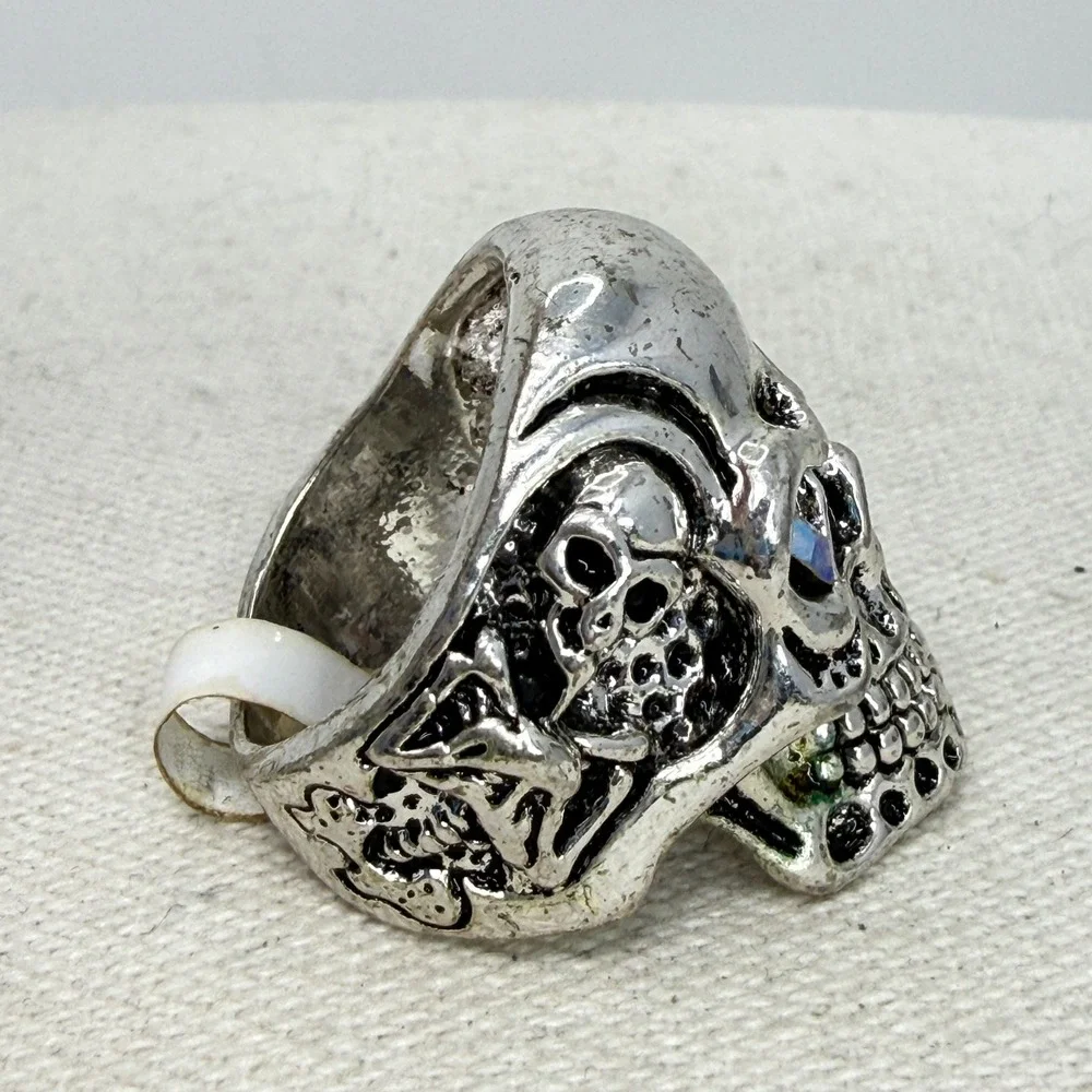 Skull Ring‎ with Aurora Borealis Rhinestone Eyes Gothic Biker Size 9 Silver Tone